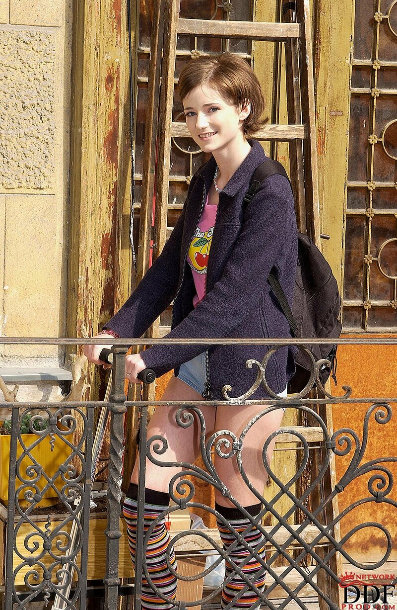 Евгения, 32